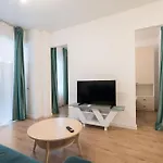 1025 * 布加勒斯特
