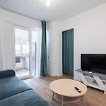 1025 * ブカレスト