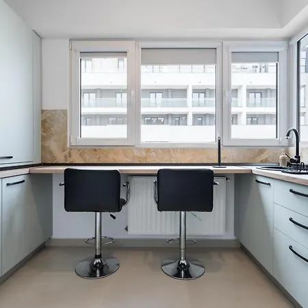 Apartament 1025 *