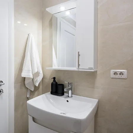 1025 Apartment Bucharest