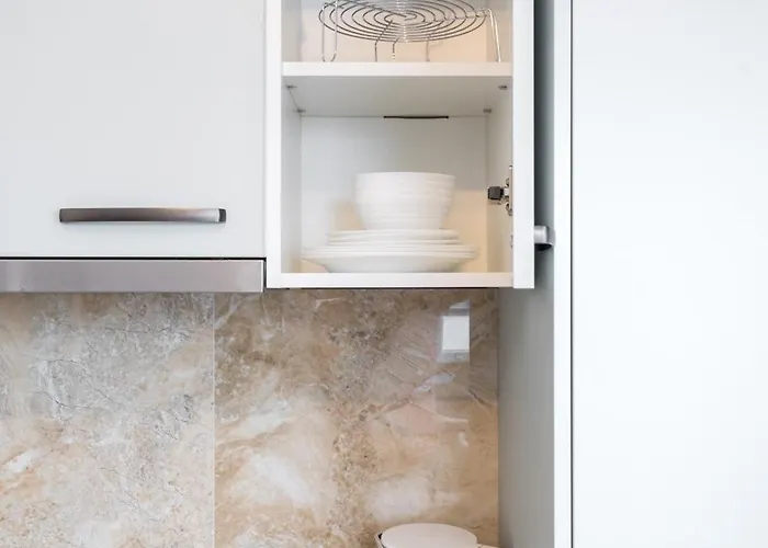 Apartment 1025 *