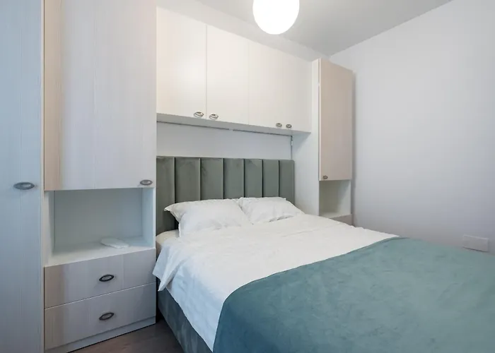 1025 Apartment